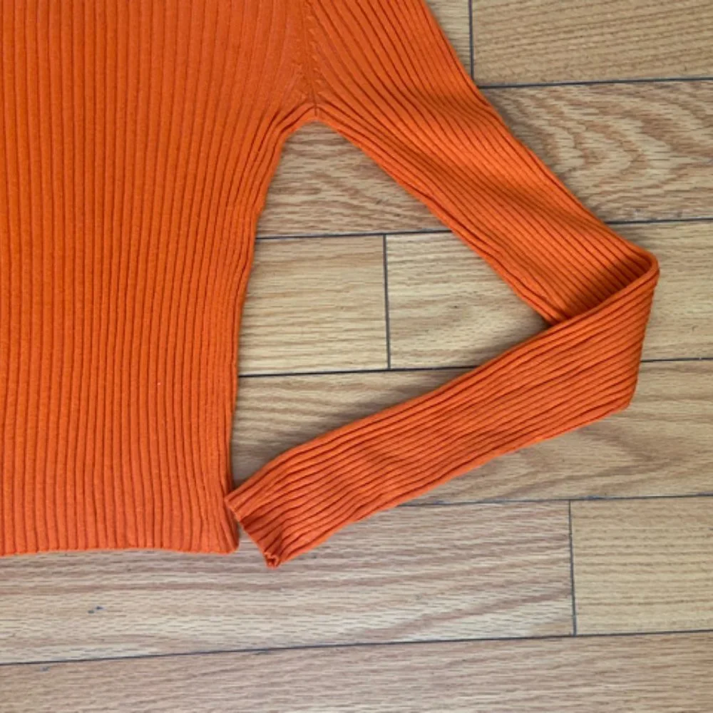 Long Sleeve Ribbed Tee - Picture 2 of 4